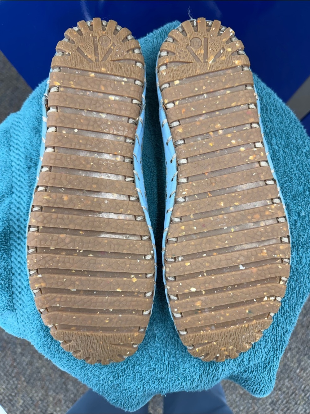 G.U.E.R.O. Women’s Handmade Spanish Blue Perforated Leather Tie Shoes Sz 41 - Picture 2 of 7